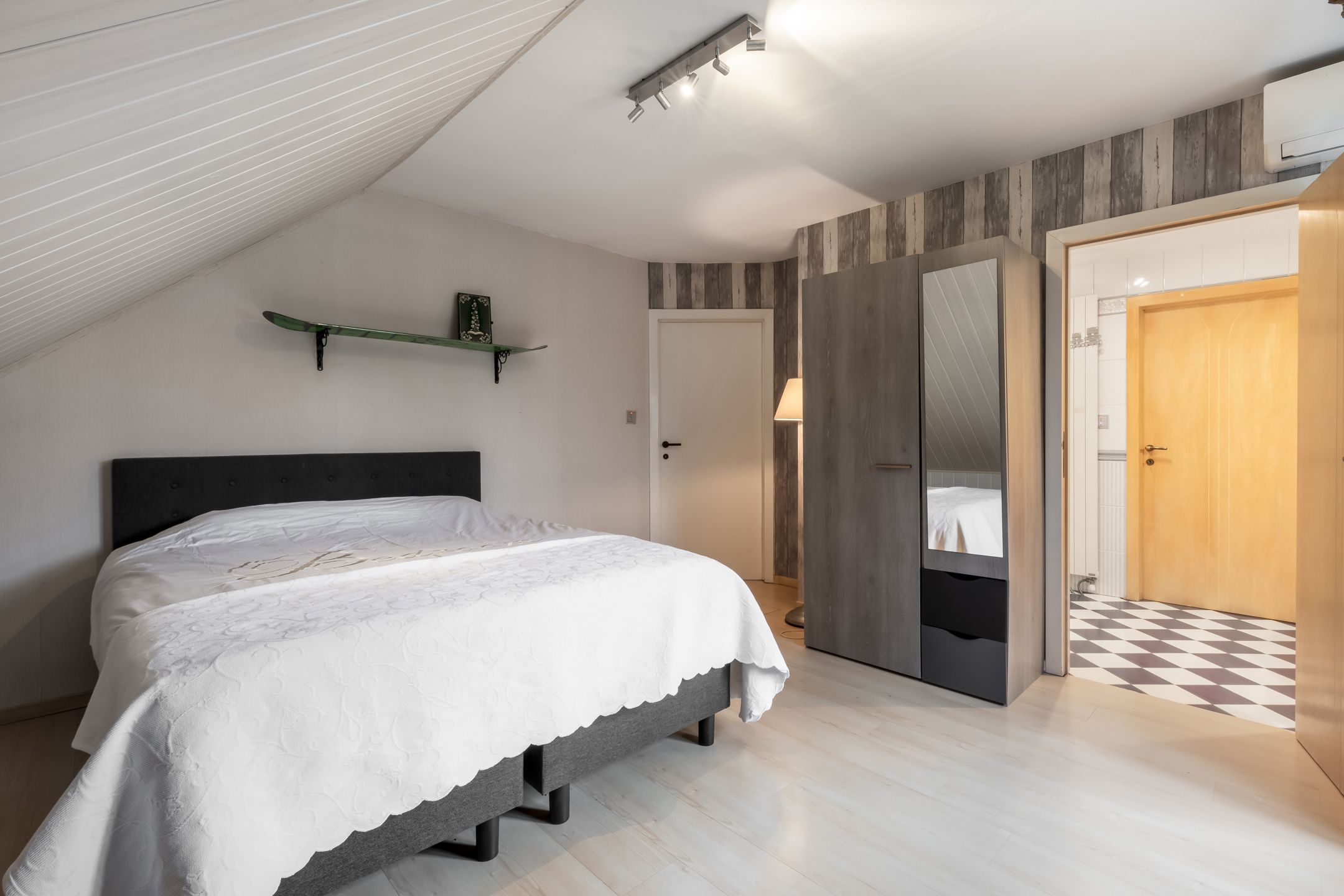 Prachtige Villa in groene omgeving foto 24