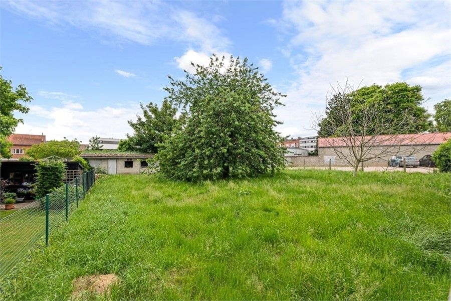 RUIM TE REOVEREN GEZINSWONING OP EEN PERCEEL VAN 8A79CA IN HET CENTRUM VAN SINT-TRUIDEN foto 24