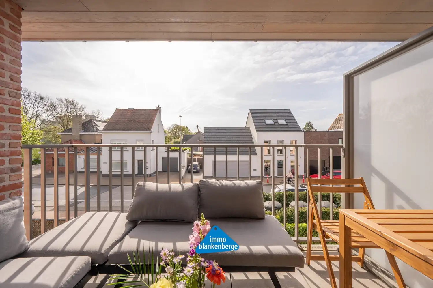 Instapklaar en verrassend ruim appartement met zonnig terras in het centrum van Beernem foto 8
