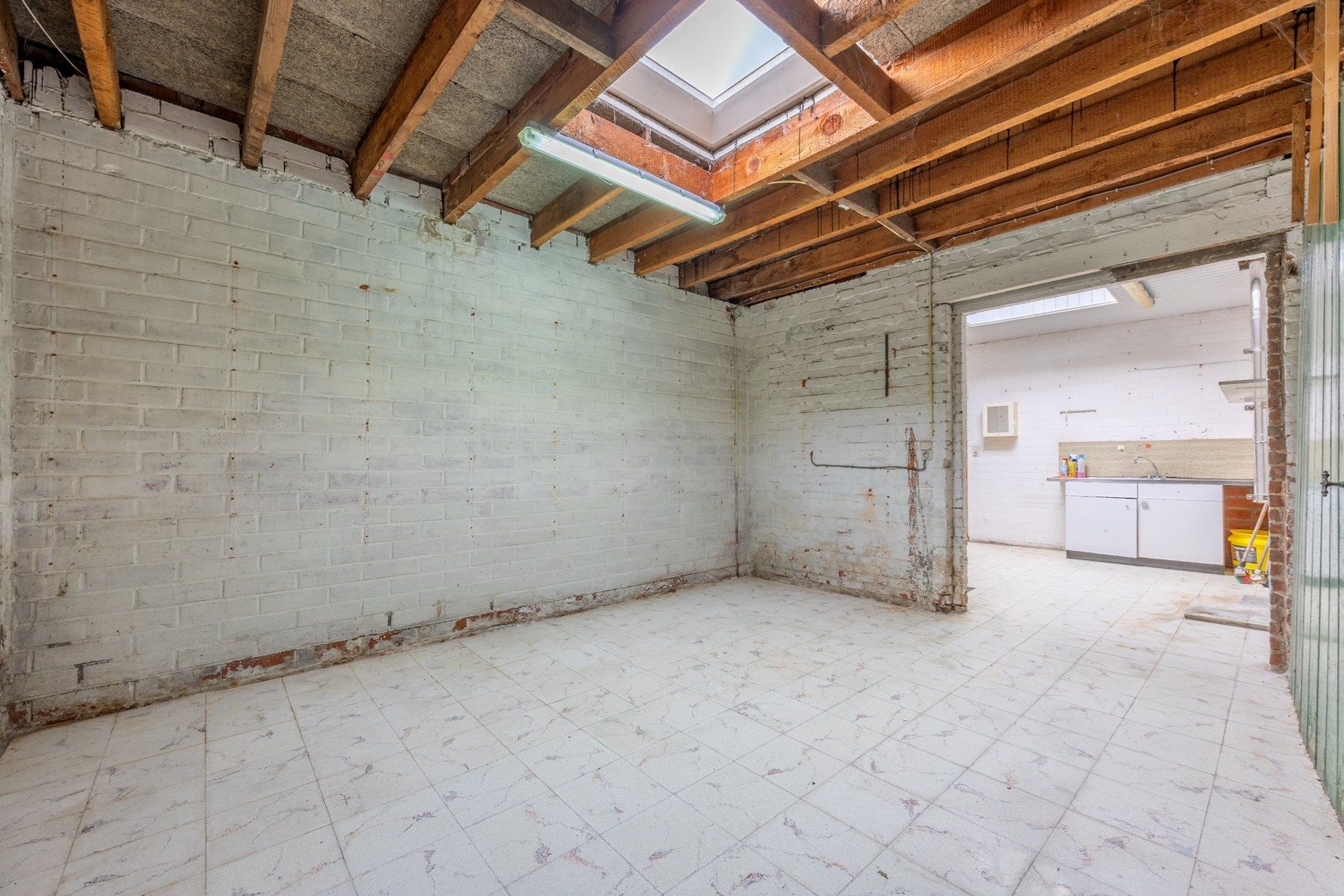 Gebouw voor gemengd gebruik met atelier op 568 m² foto 22