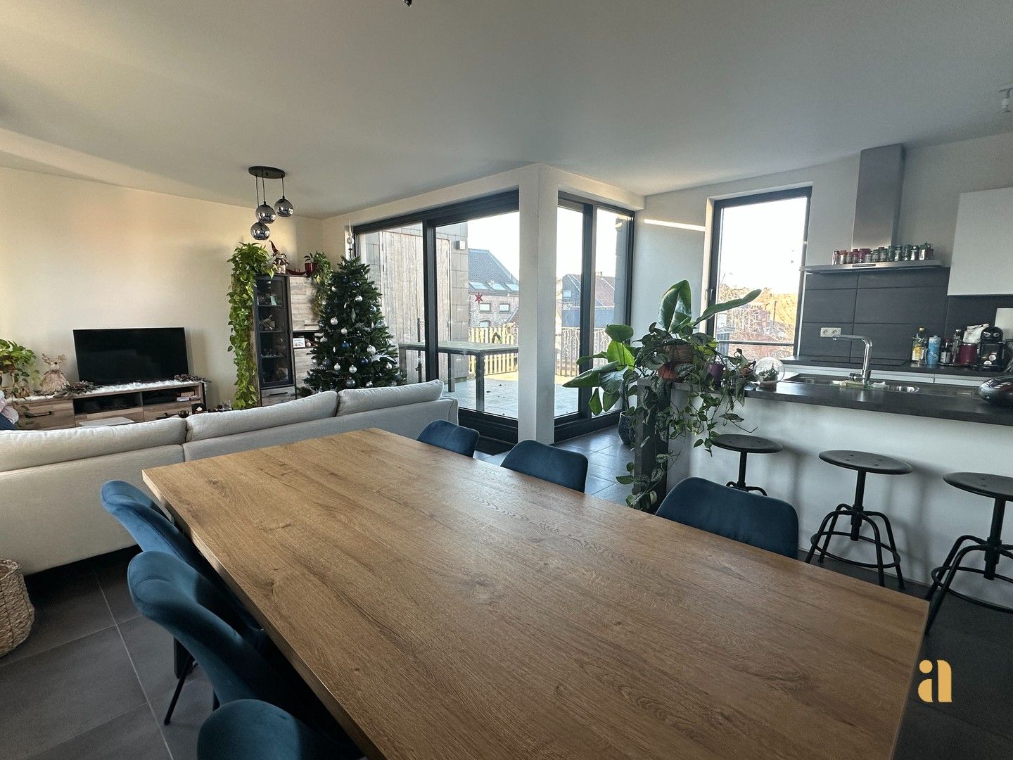 Wonen waar licht en comfort elkaar ontmoeten foto {{pictureIndex}}