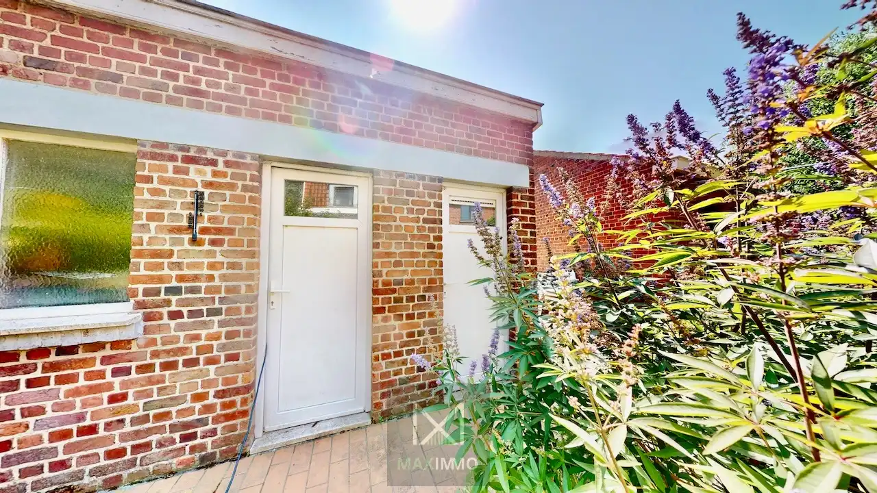 Wonen of investeren: instapklare halfopen woning met tuin foto 11