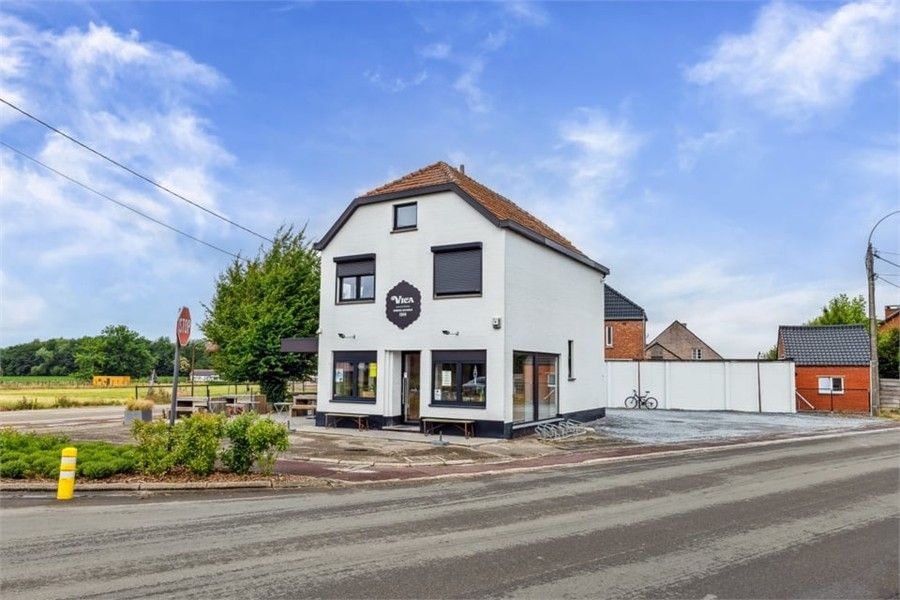 INTERESSANTE OPBRENGSTEIGENDOM MET HANDELSRUIMTE EN APPARTEMENT foto 5