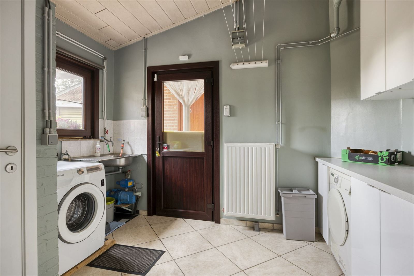 Woning met ruime loods te koop foto 13