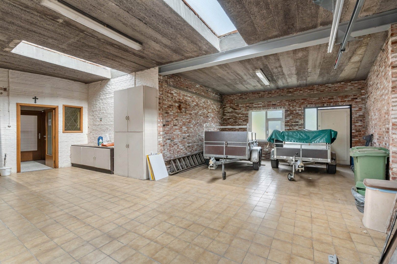 Multifunctioneel gebouw op een zichtlocatie langs een doorgangsweg net buiten het centrum van Bree!  foto 23