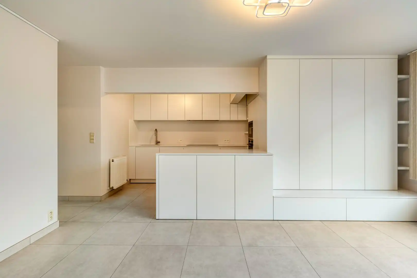 Ruim 2-slaapkamer appartement met parkeerplaats in Halle foto 7