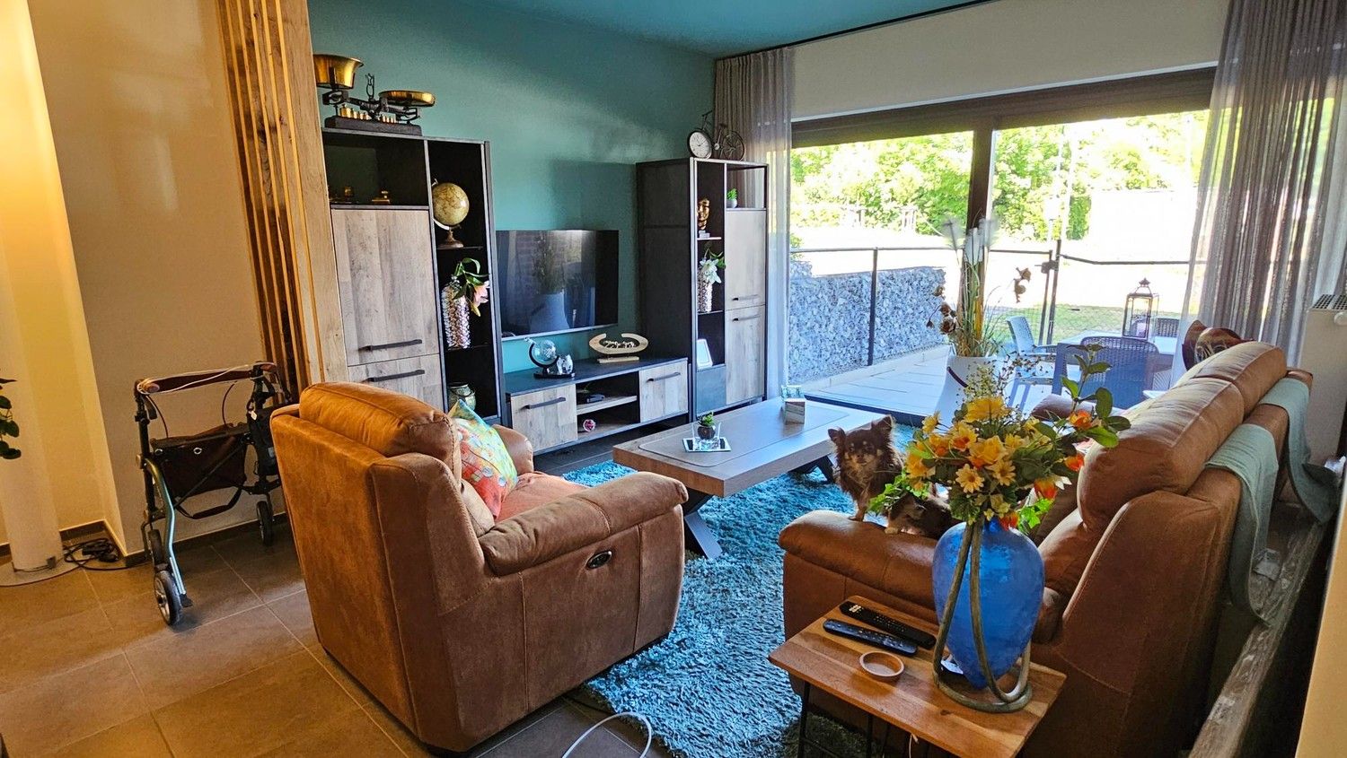 Modern gelijkvloers appartement met terras foto 2