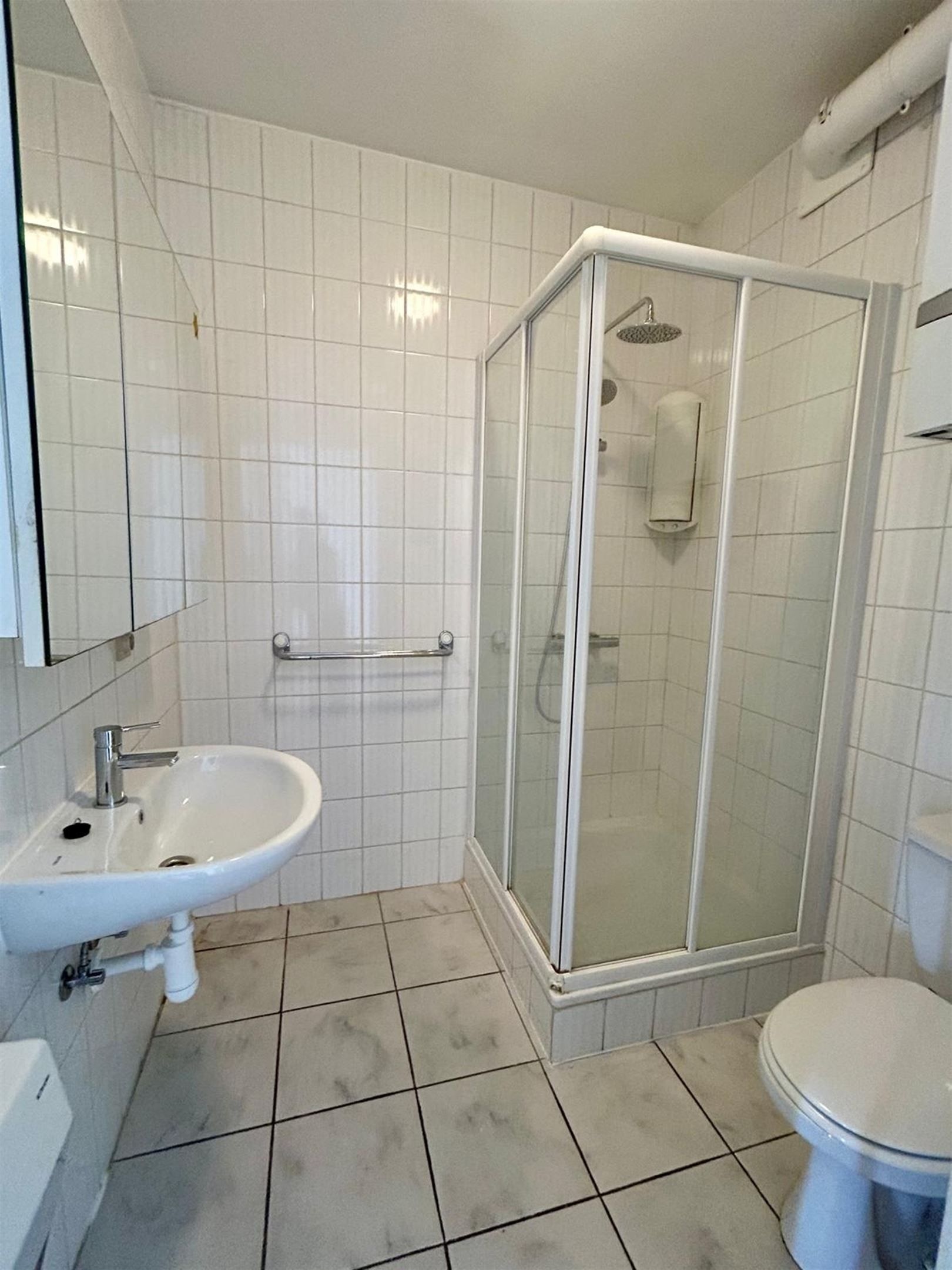 Appartement met twee slaapkamers en terras foto 13