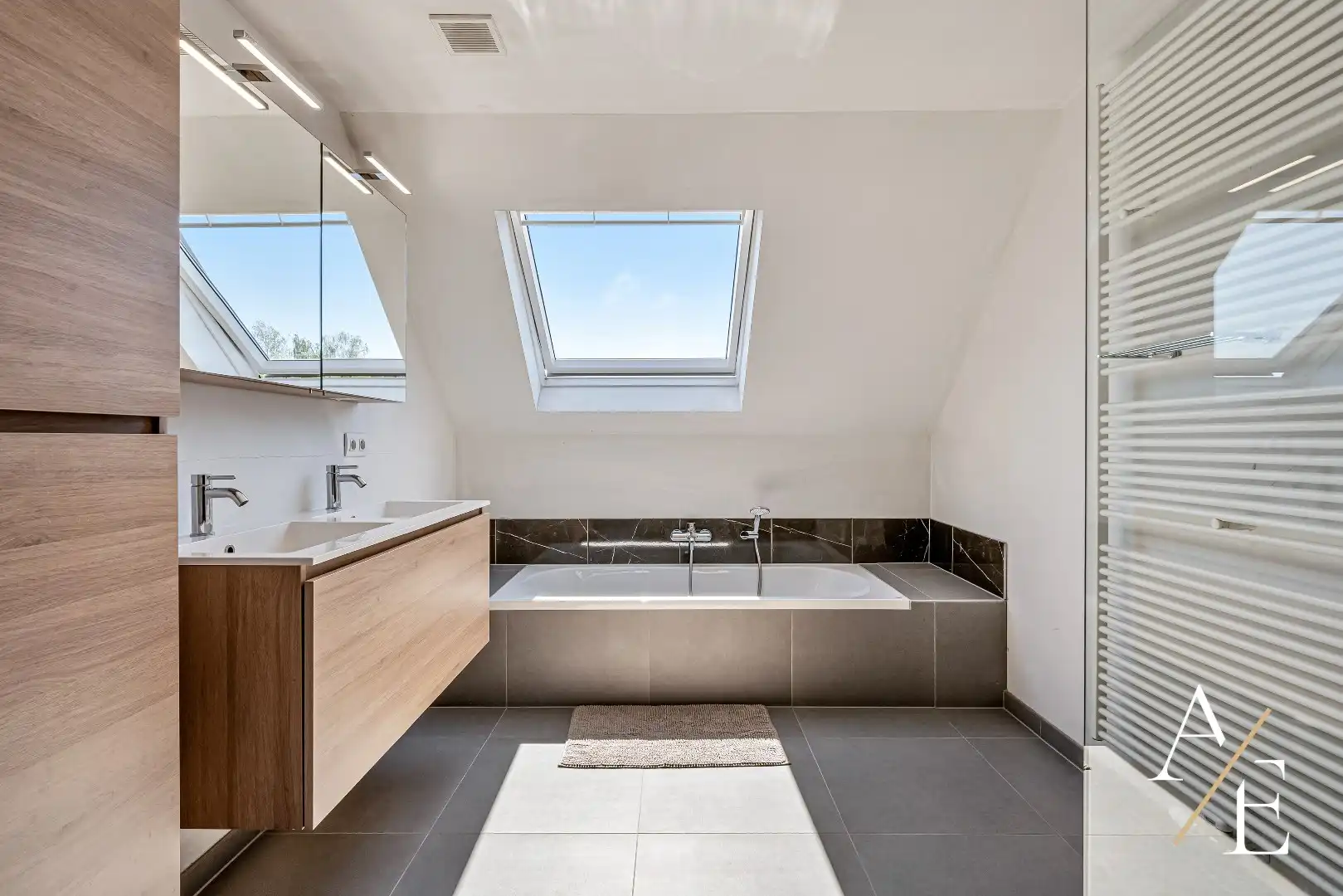 LEDE-Energiezuinige recente woning met 3 slpks  en tuin! foto 10