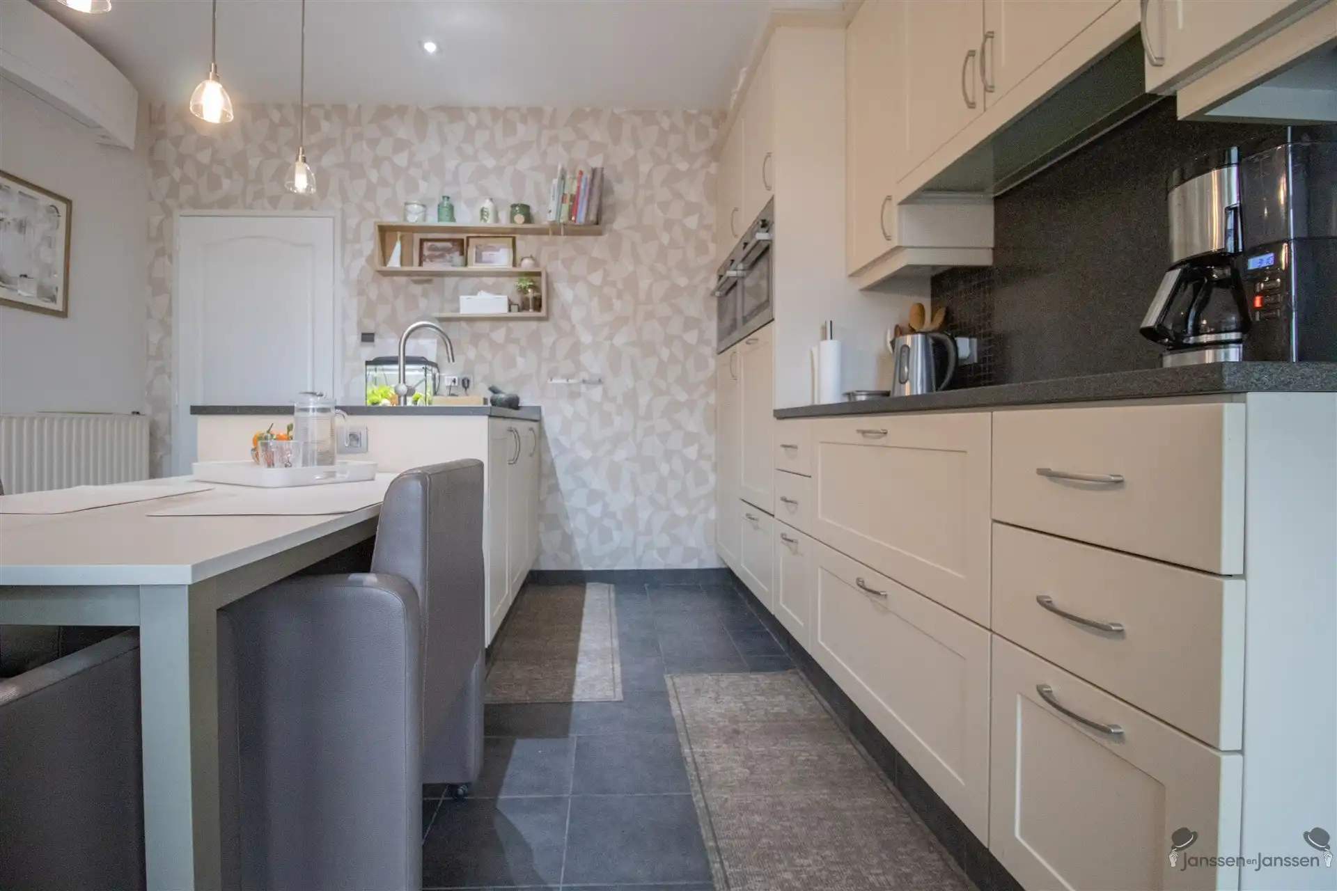 Rustig gelegen gelijkvloerse woning met 3 slaapkamers en wellnessruimte foto 10