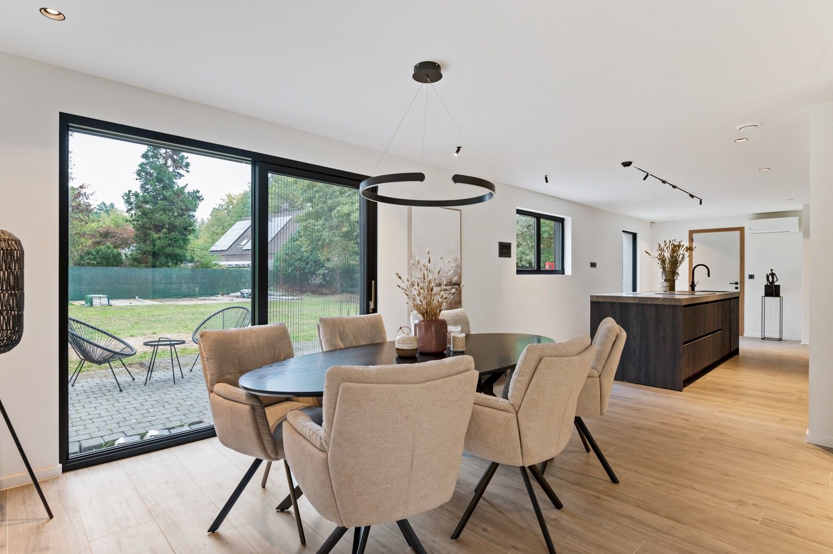 Moderne vernieuwbouw villa op prachtig perceel 1191 m² foto 6