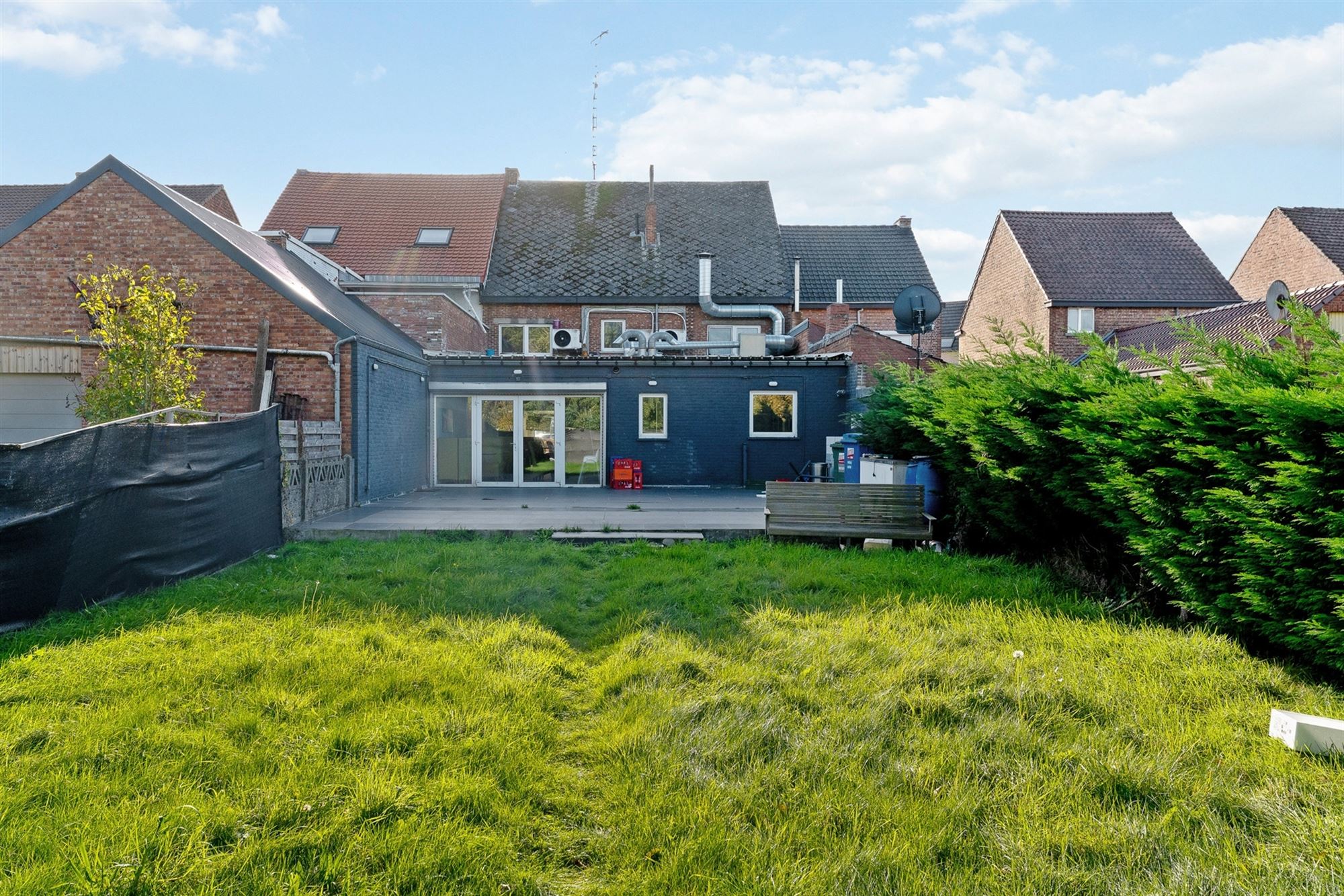 GERENOVEERD (2021) HANDELSPAND VAN 206 m2 MET EEN TE RENOVEREN BOVENLIGGEND APPARTEMENT (124 m2) MET 2 SLAAPKAMERS GELEGEN TE BERINGEN foto 17