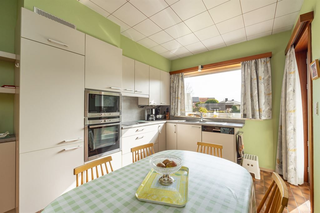 Bungalowwoning op mooi perceel foto 4