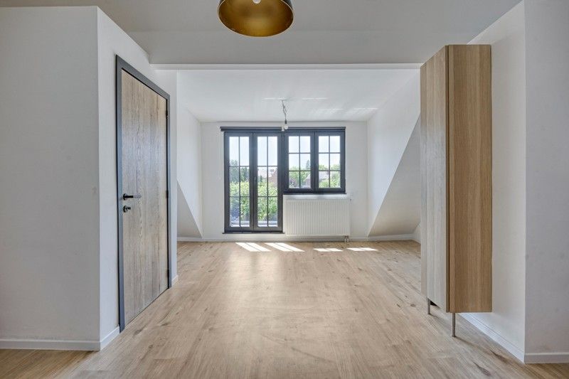 Volledig gerenoveerde woning foto 22
