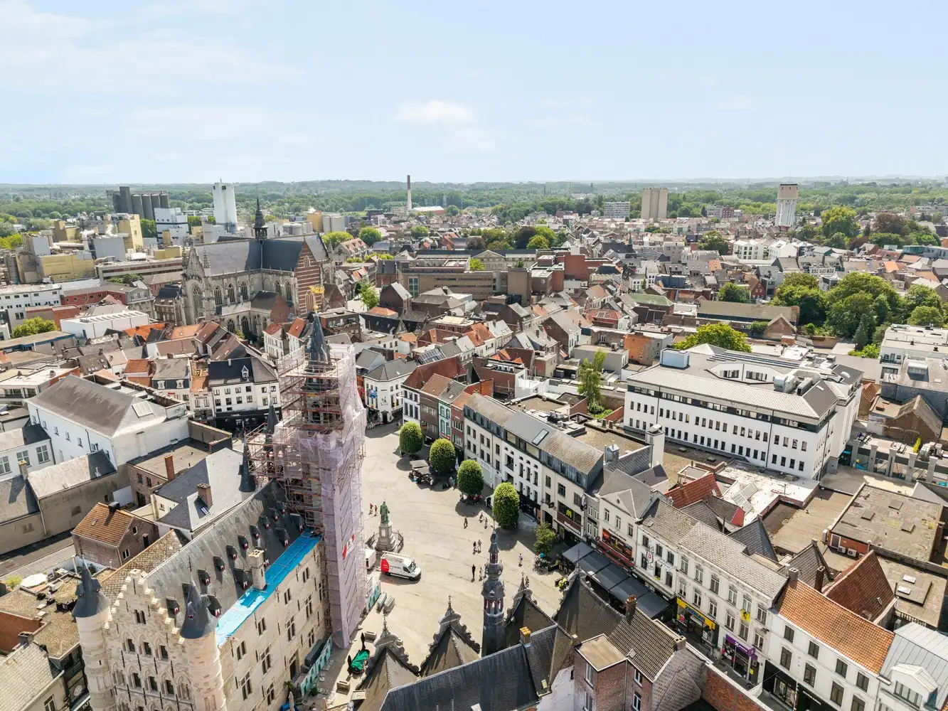 Exclusieve quasi-nieuwbouw 130 m² met privatieve lift en panoramisch uitzicht op de Grote Markt foto 16
