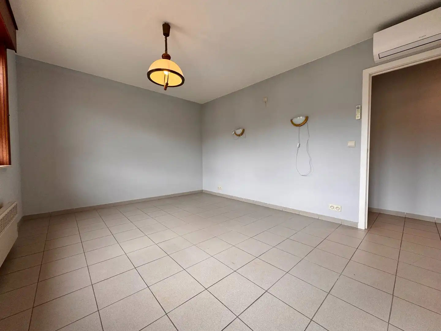 Ruim en lichtrijk appartement met 3 slaapkamers in Koolskamp foto 8