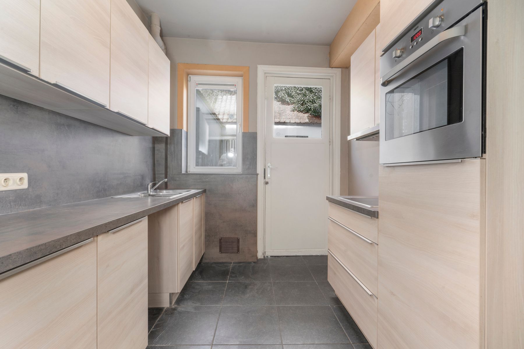Te renoveren woning aan de stadsrand van Geraardsbergen foto 4