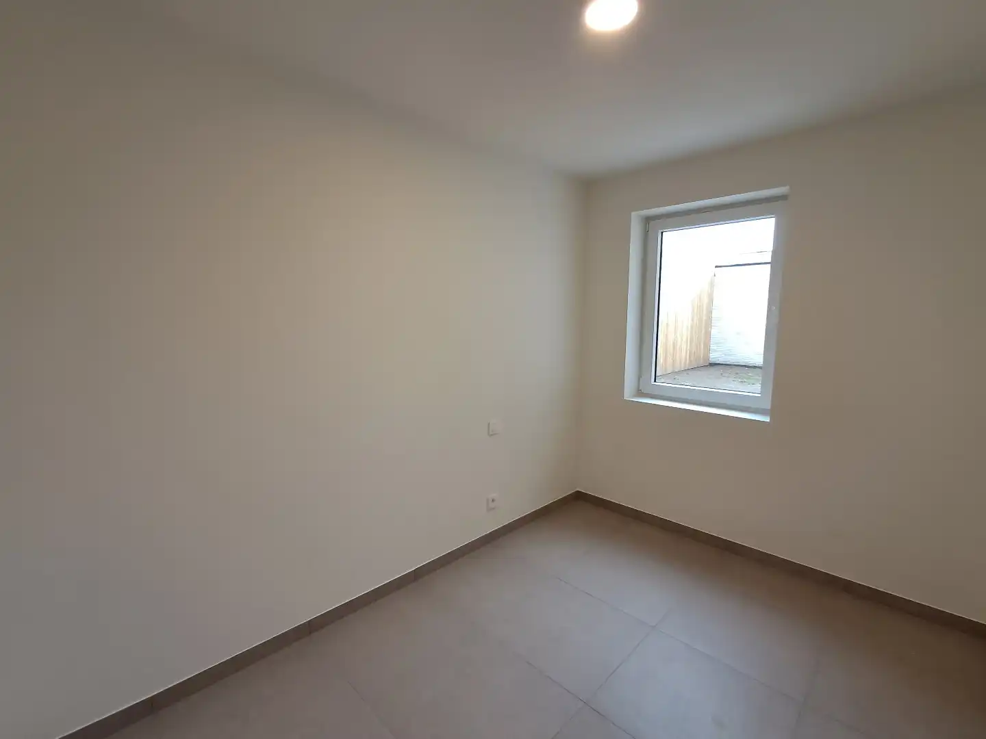 Gelijkvloers appartement met tuin te Sijsele! foto 17