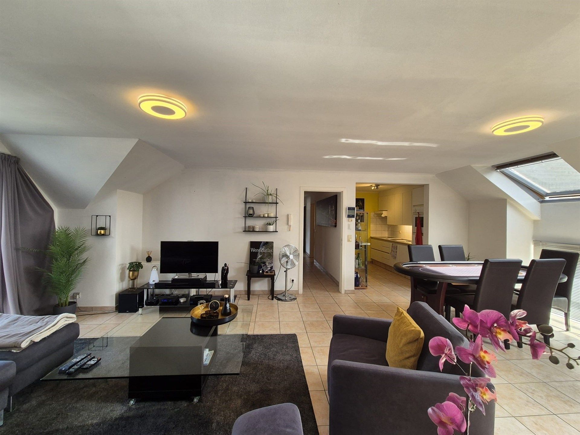 Gunstig gelegen 2 slaapkamer appartement op de tweede verdieping. foto 5