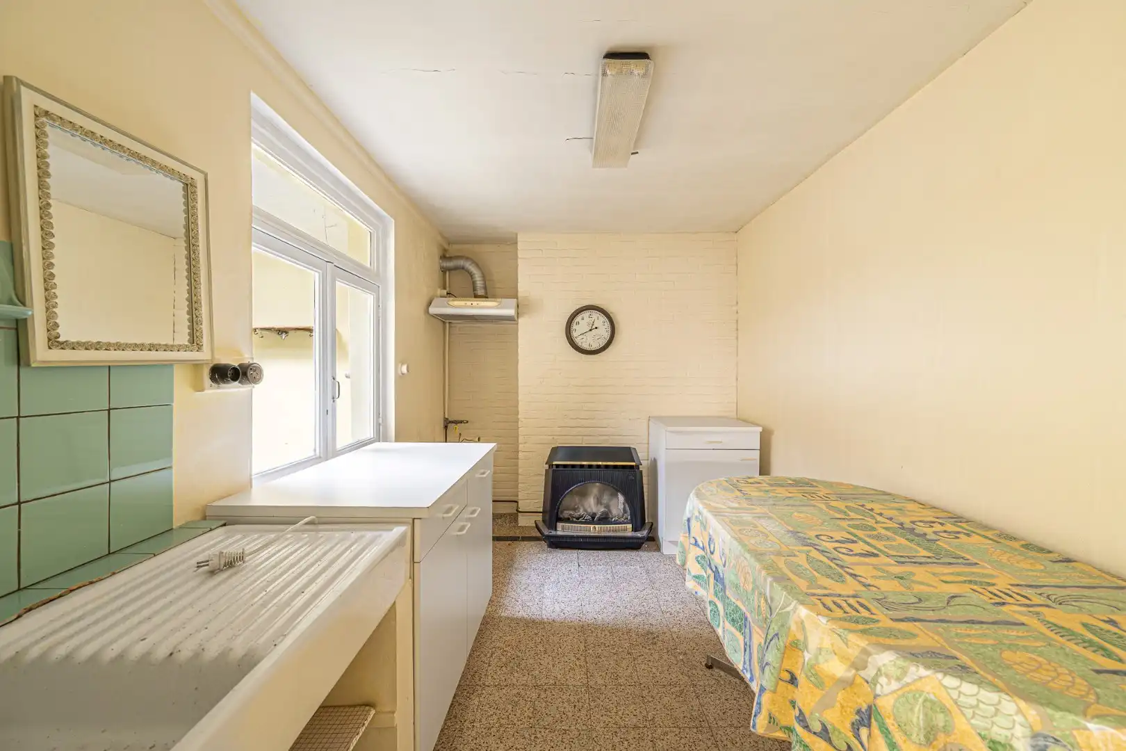 Handelsruimte/woning met polyvalente ruimte en 2 slaapkamers in Oostende foto 8