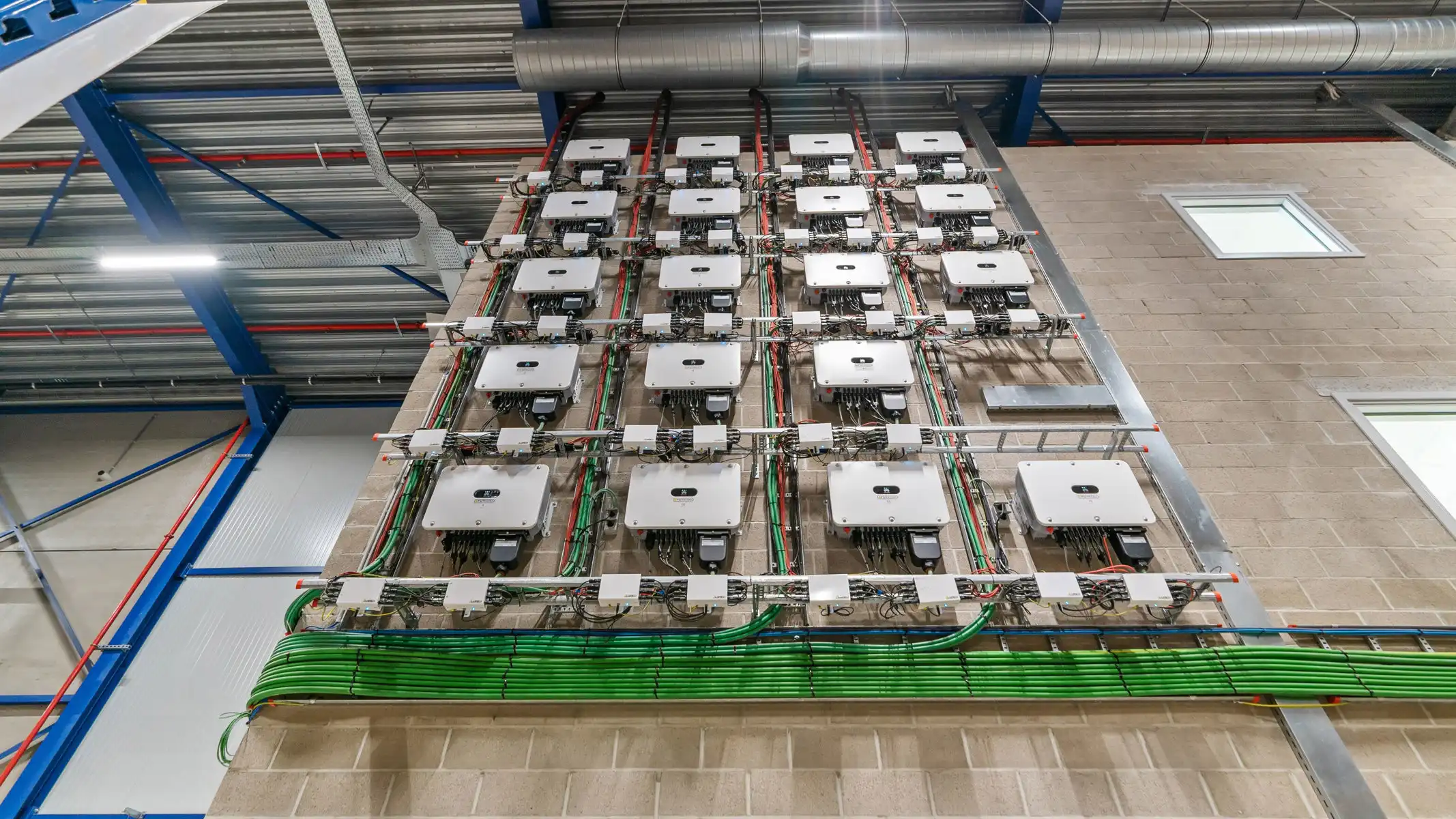 Volledig uitgerust distributiecentrum in nieuwbouwstaat foto 44