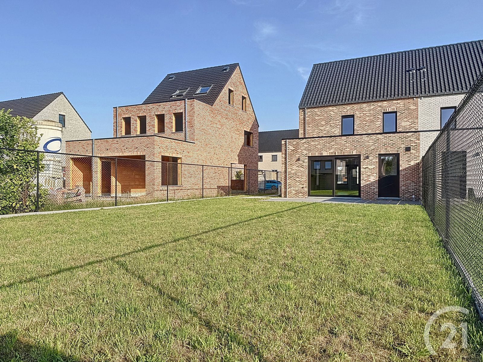 Nieuwbouwwoning te huur in een doodlopende straat !!! foto 16