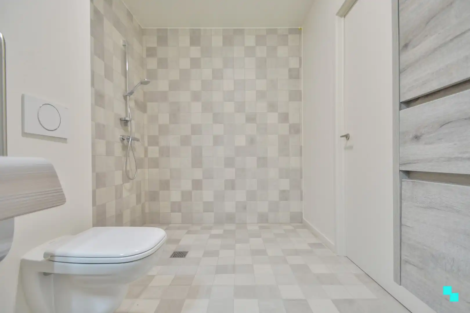 Assistentieflat op unieke ligging foto 11