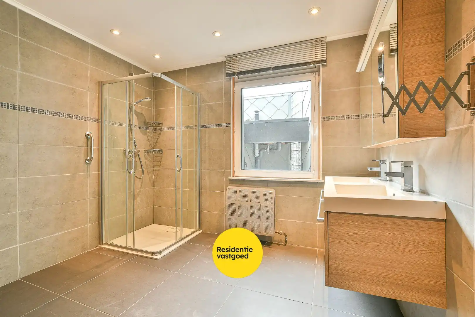 Charmante en verrassend ruime woning met terras in het centrum van Blankenberge! foto 19