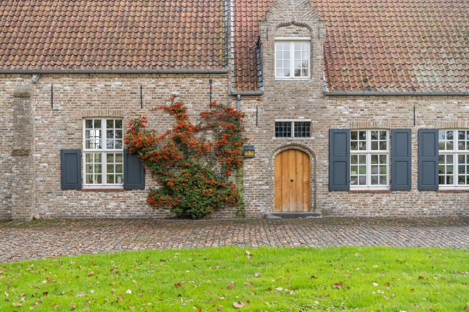 Exclusief landhuis “Reigershof” met bijgebouw en uniek domein te Damme foto 7