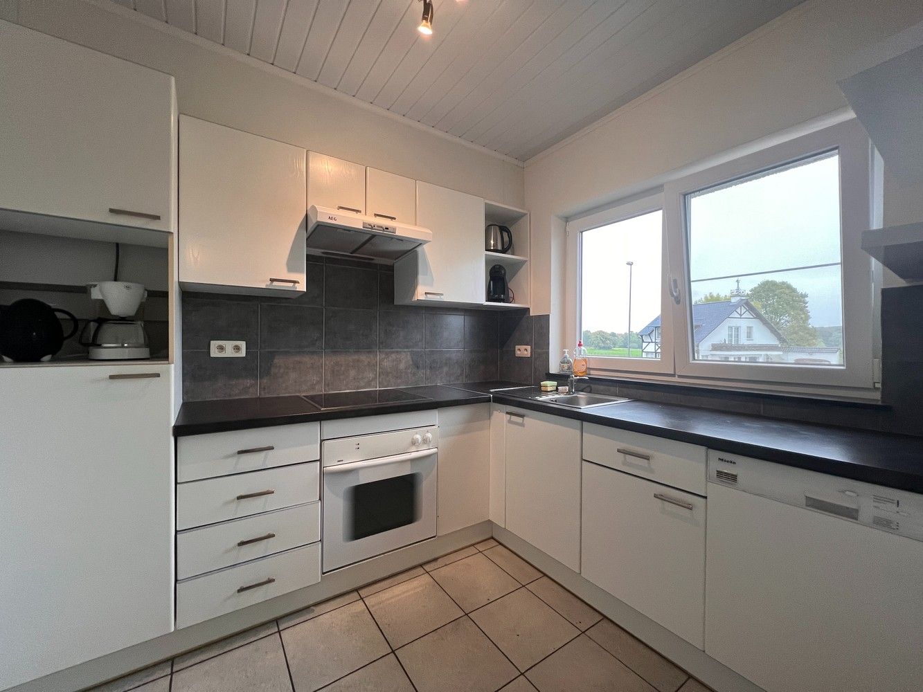 Centraal gelegen appartement met 3 slaapkamers en garage in Residentie Peterheimsveld, te Smeermaas, Lanaken foto 4