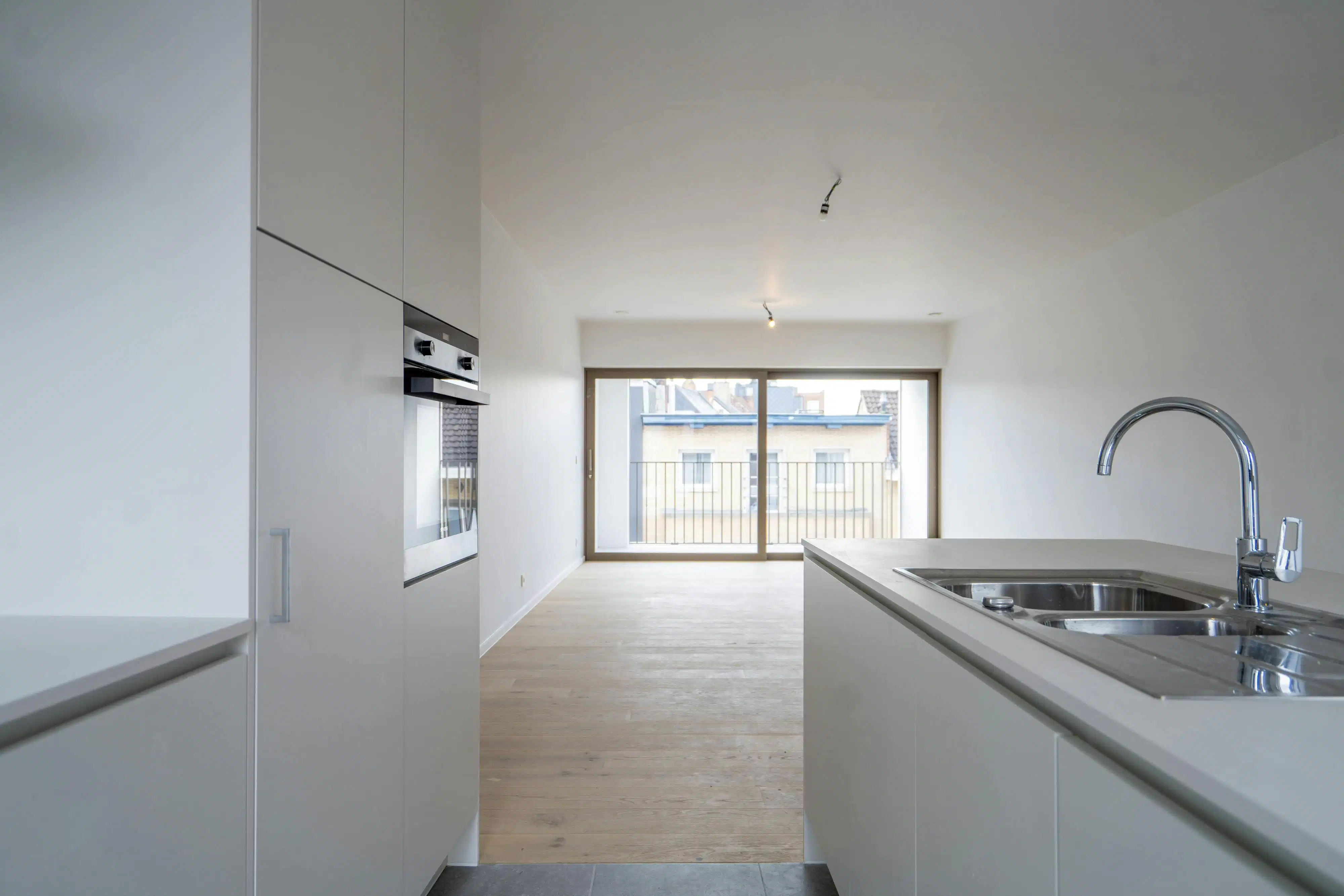 Kwalitatief tweeslaapkamerappartement in centrum Kortrijk! foto 6