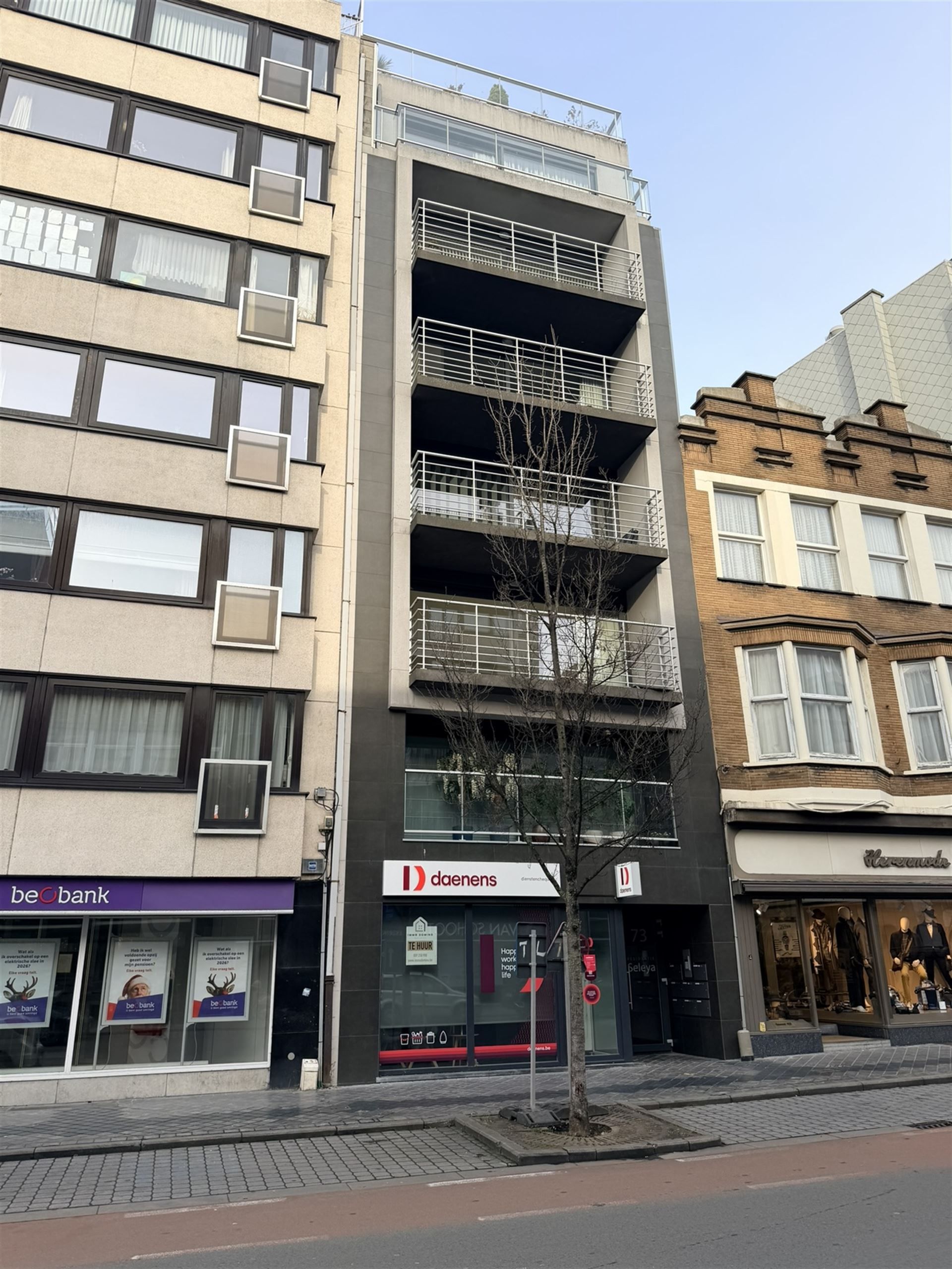 Zeer commercieel gelegen modern kantoor/handelsgelijkvloers foto 16