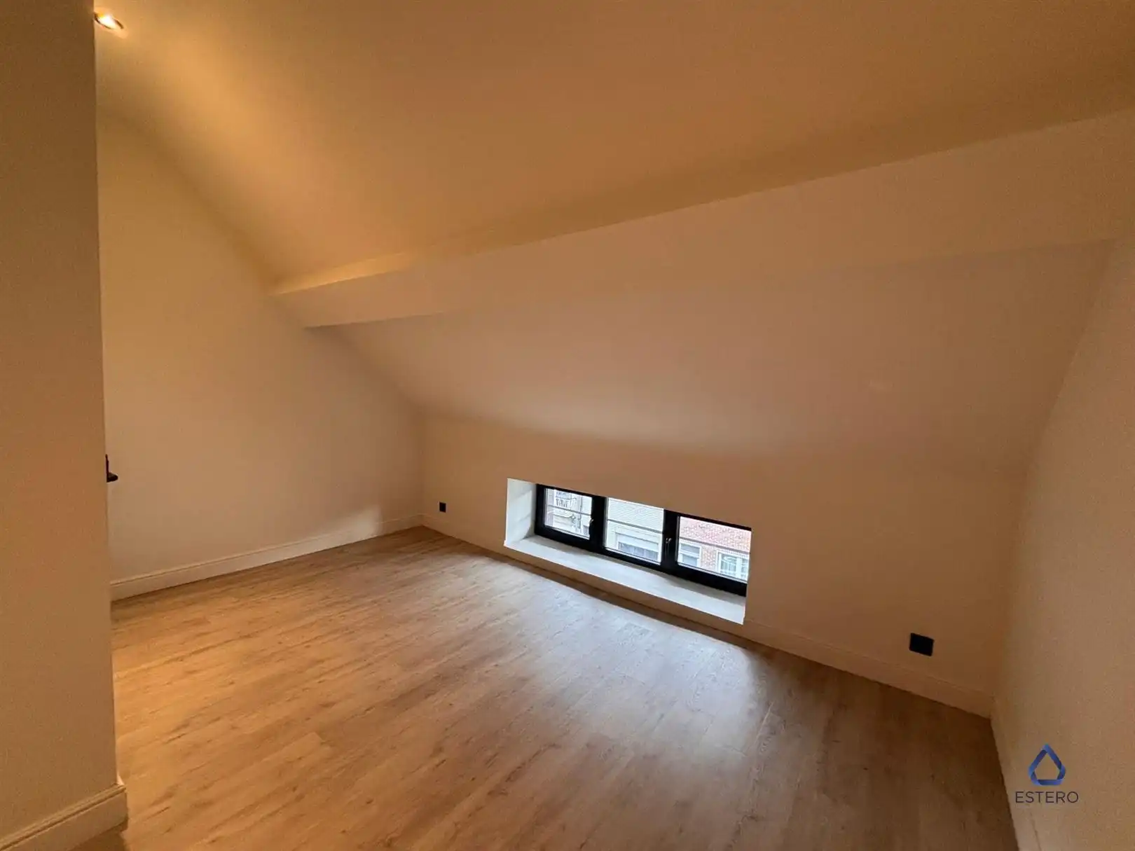 Ruime gezinswoning met drie slaapkamers  foto 10