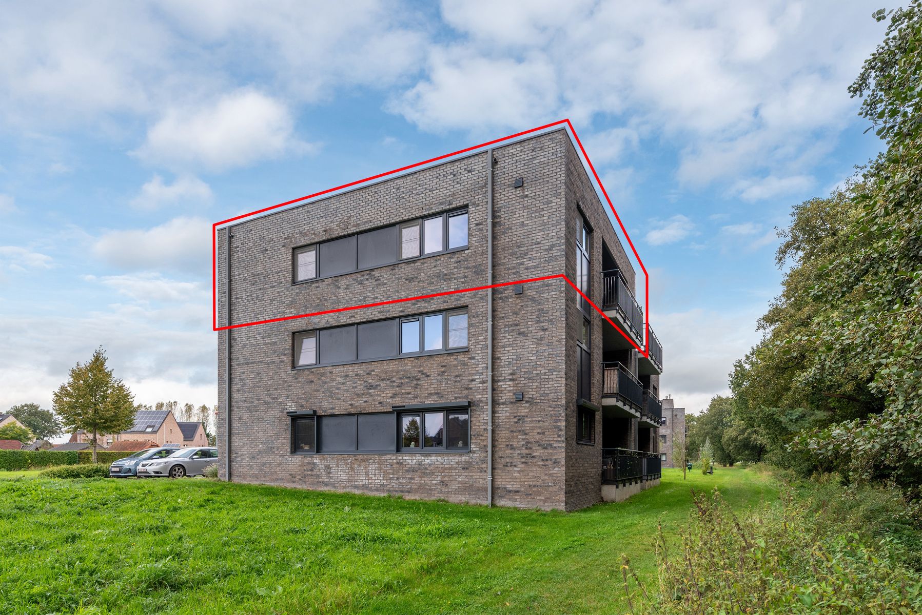 IN OPTIE. Appartement van 95m2 met 1 autostaanplaats en terras van 11,6m2 foto 3