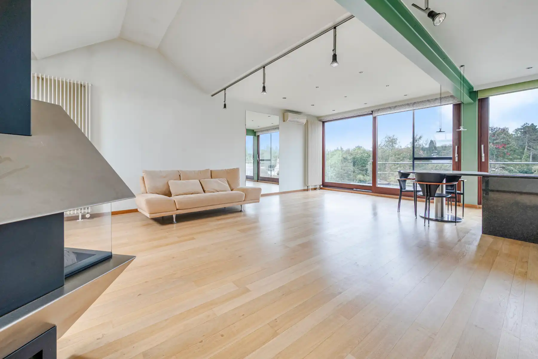 Ruim duplexappartement (161m²) met veel mogelijkheden  foto 4