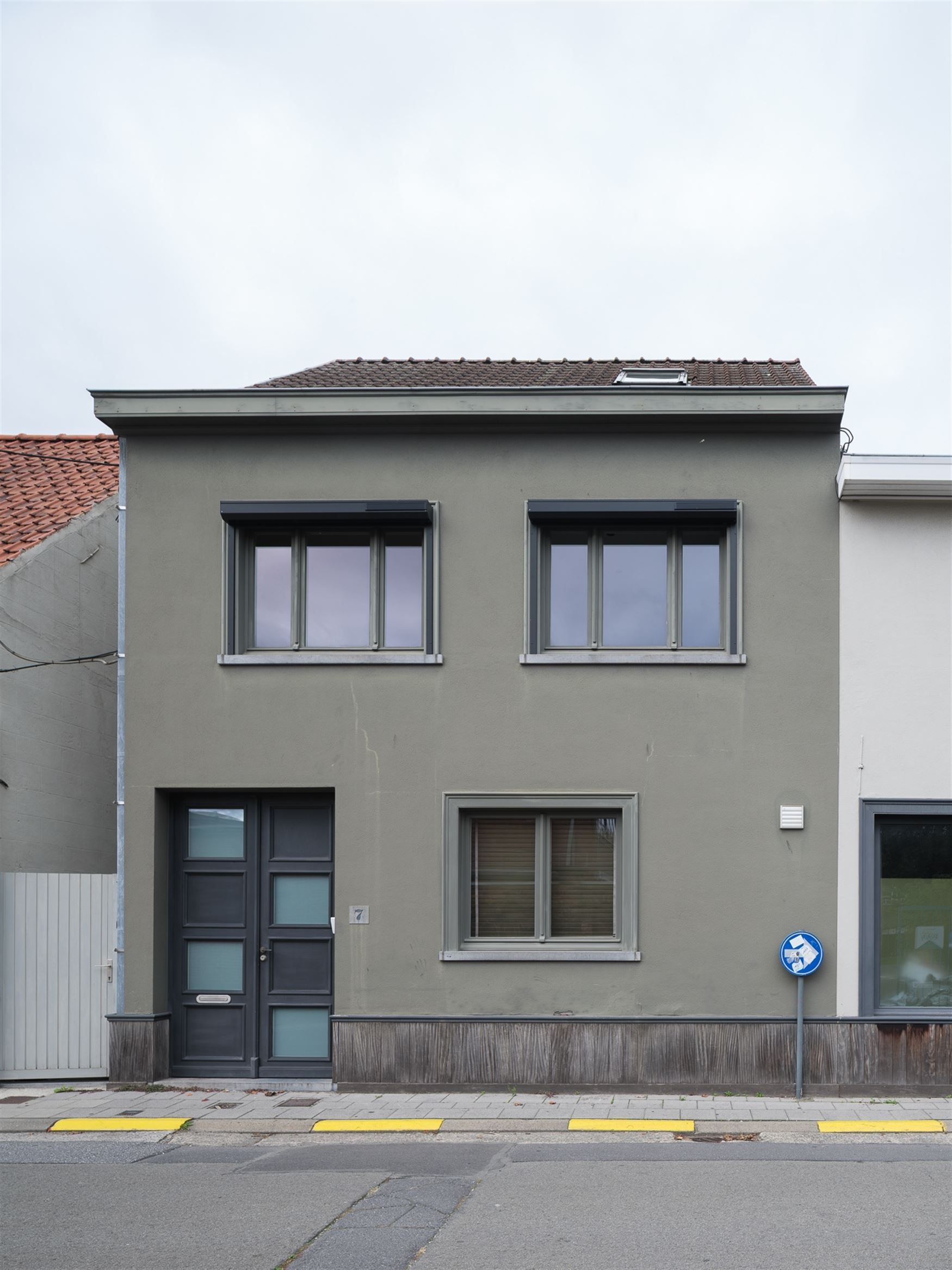 Loftgevoel achter een klassieke gevel; woning met verrassend interieur in centrum Zelzate. foto 16