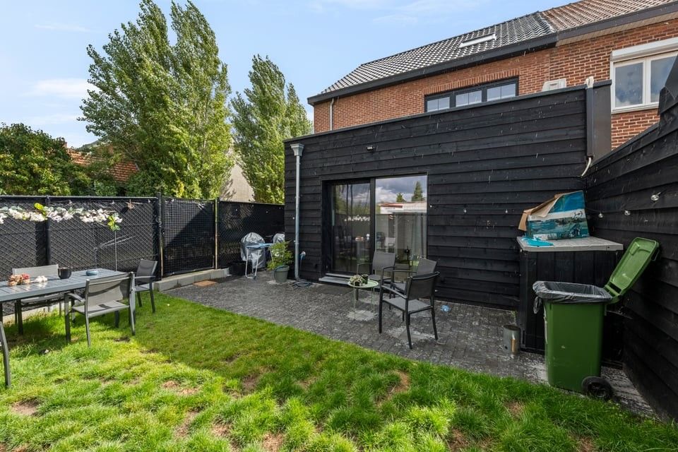 GERENOVEERDE GEZINSWONING MET RUIME LOODS IN SINT-TRUIDEN foto 32