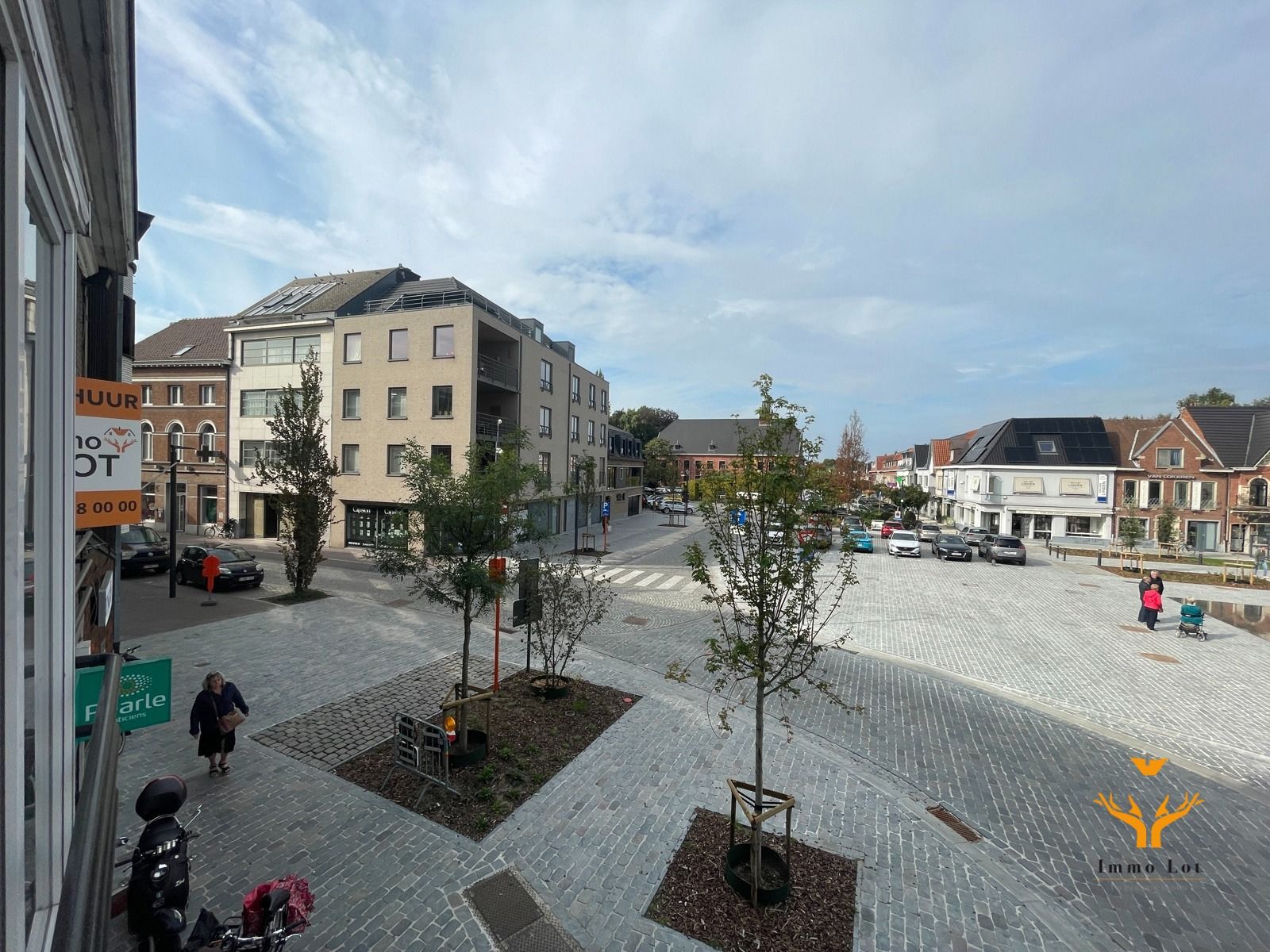 TE HUUR: Gerenoveerd appartement op Markt Zele foto 13
