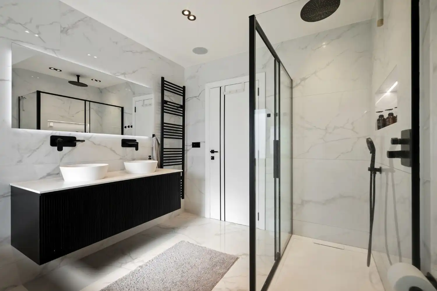 GERENOVEERDE WONING MET MAGAZIJN! foto 11