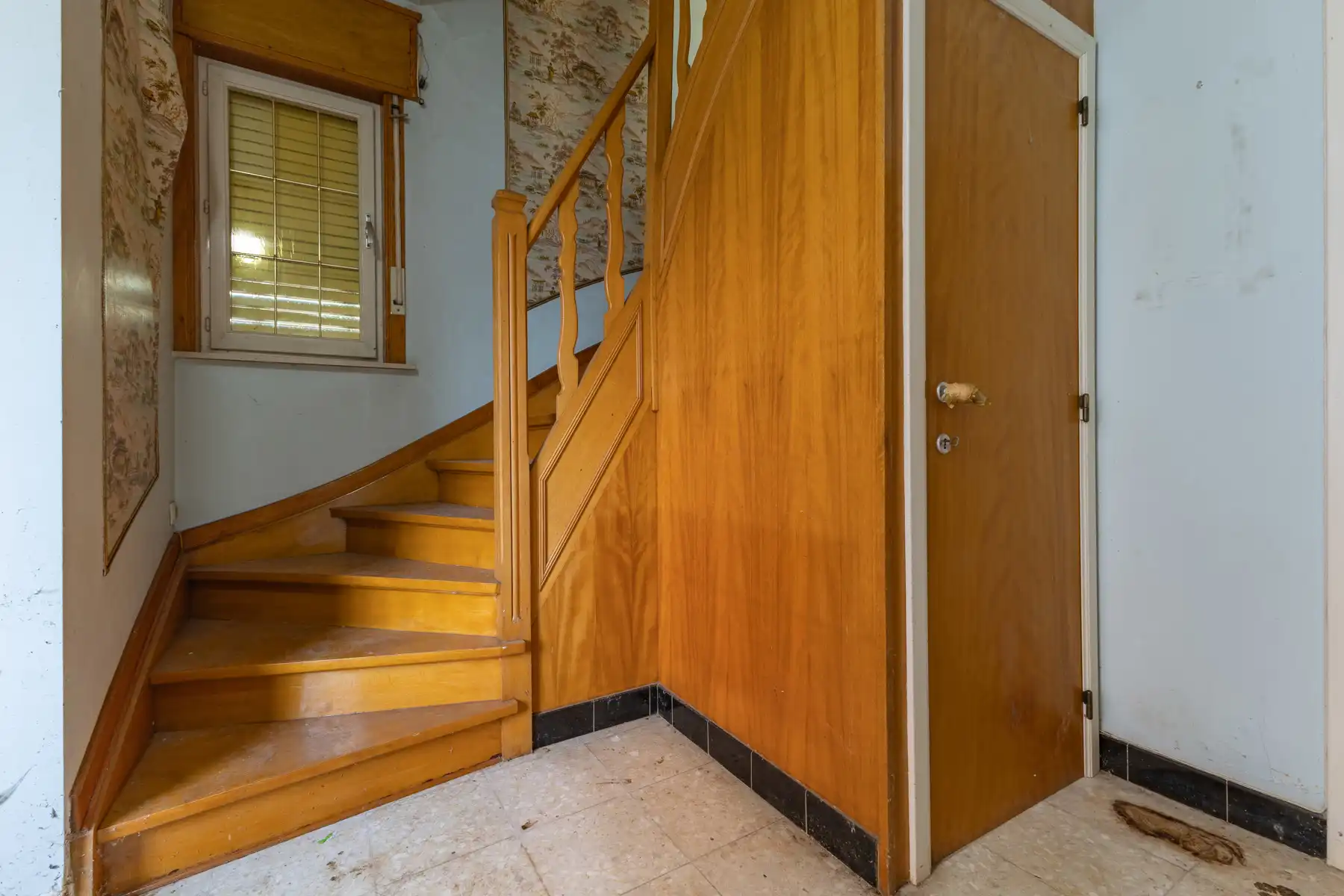 WACHTLIJST - LISTE D'ATTENTE Te renoveren woning met 3 slaapkamers en garage foto 13