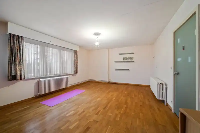 Karaktervolle hoekwoning met 5 slaapkamers en polyvalente handelsruimte foto 15