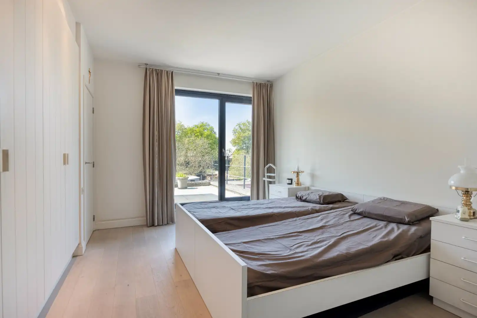 Schitterend 2 slpk appartement met riant terras en garagebox foto 9
