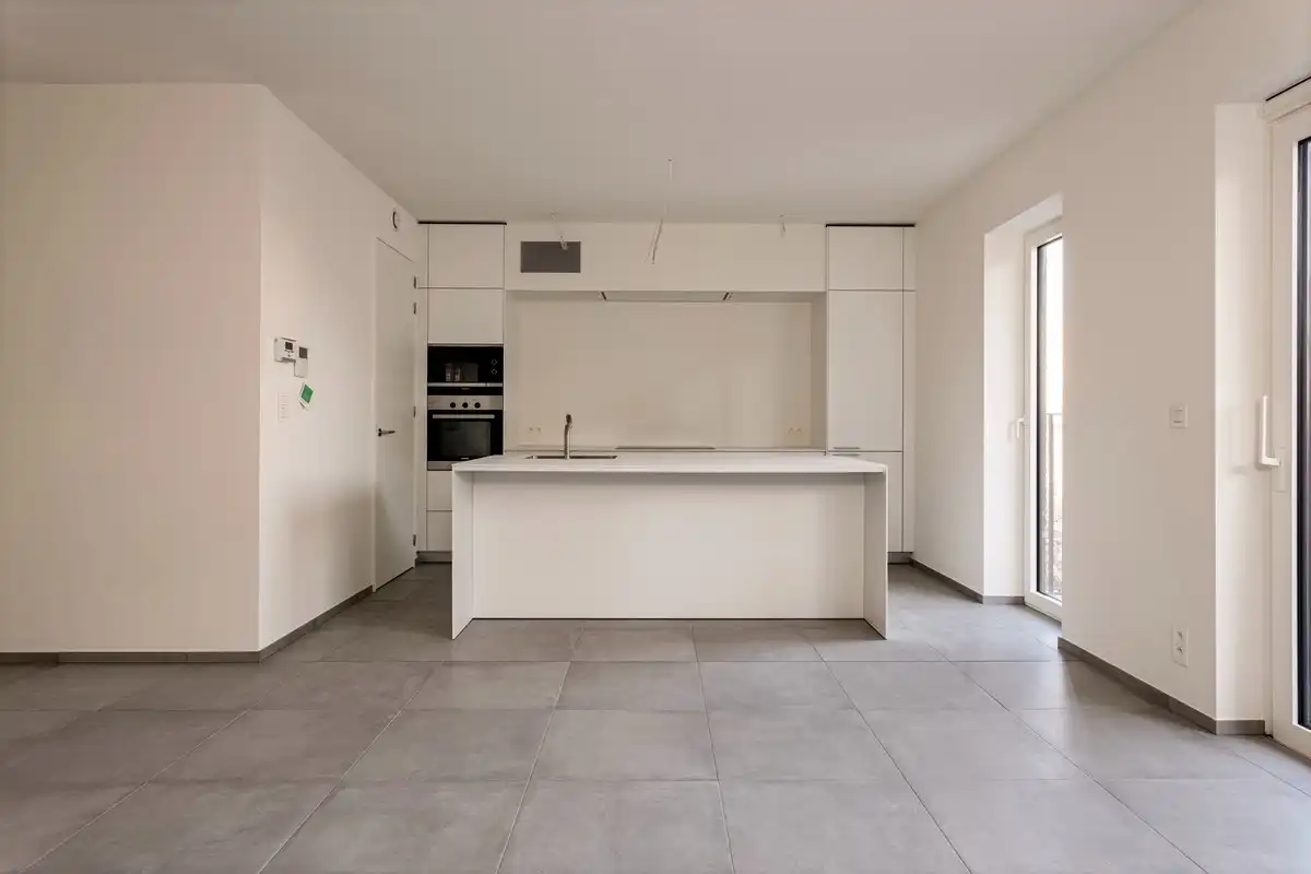 Instapklaar appartement met terras en parking foto 25