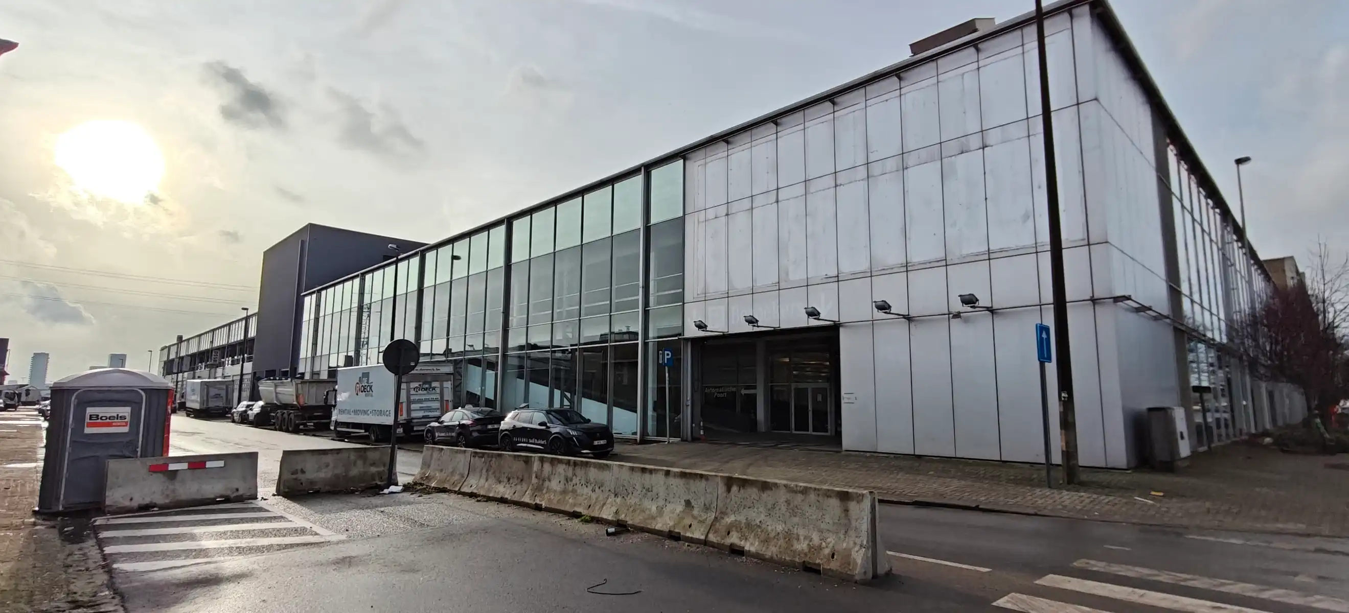 Groot handelspand te huur op zichtlocatie in Antwerpen foto 2