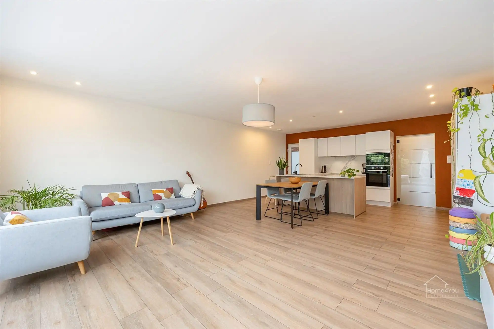 Prachtige Instapklare woning, A label, 4 slaapk+ bureel foto 8