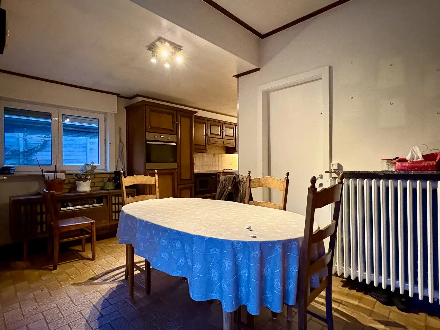 Alleenstaande woning te koop in Kuurne met ruime tuin, 3 slaapkamers en een topligging.  foto 8