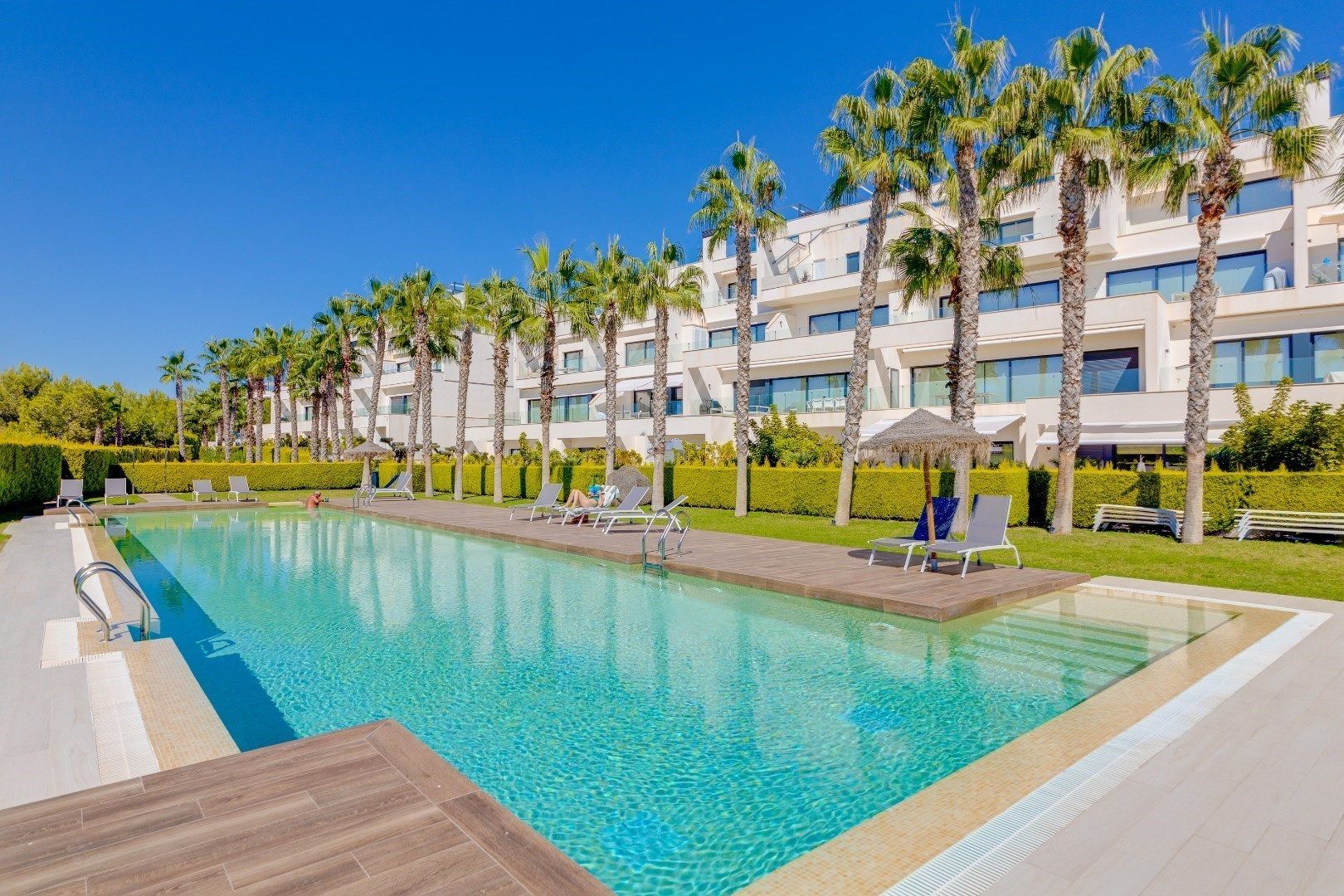 Perfect gelegen penthouse met zeezicht te Las Colinas (Alicante) foto {{pictureIndex}}