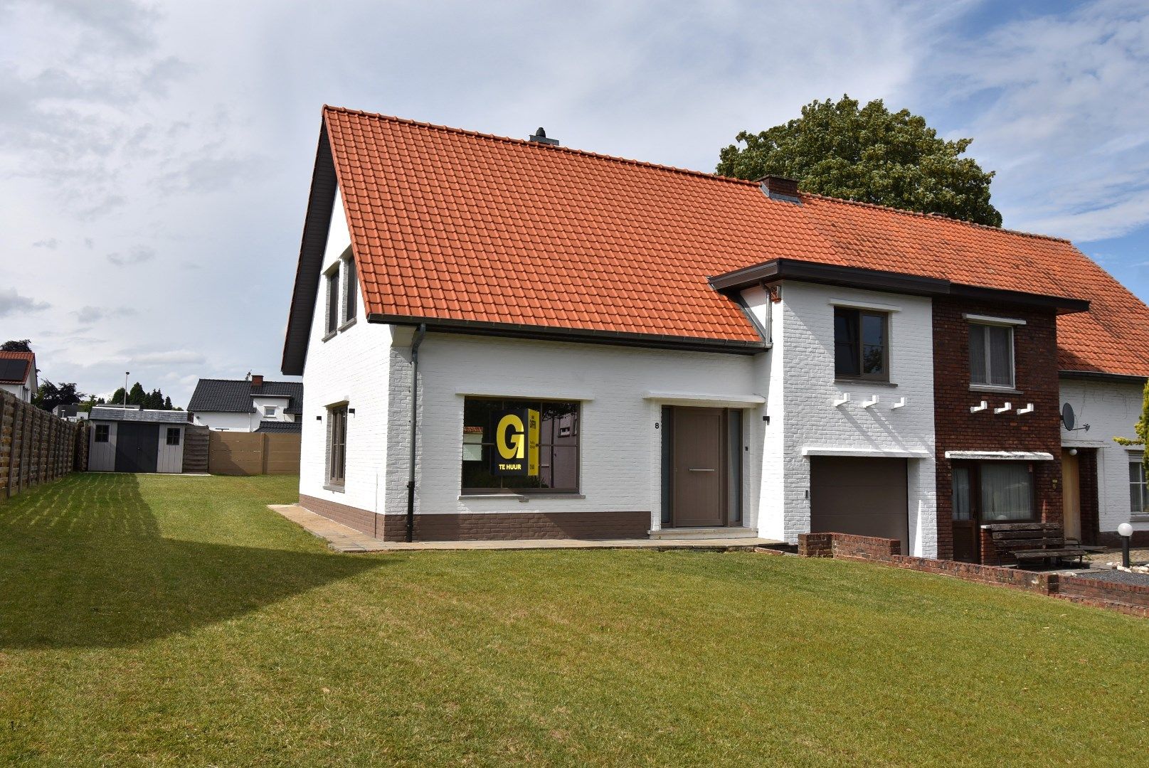 Gerenoveerde en smaakvol afgewerkte woning te Hoeselt  foto {{pictureIndex}}