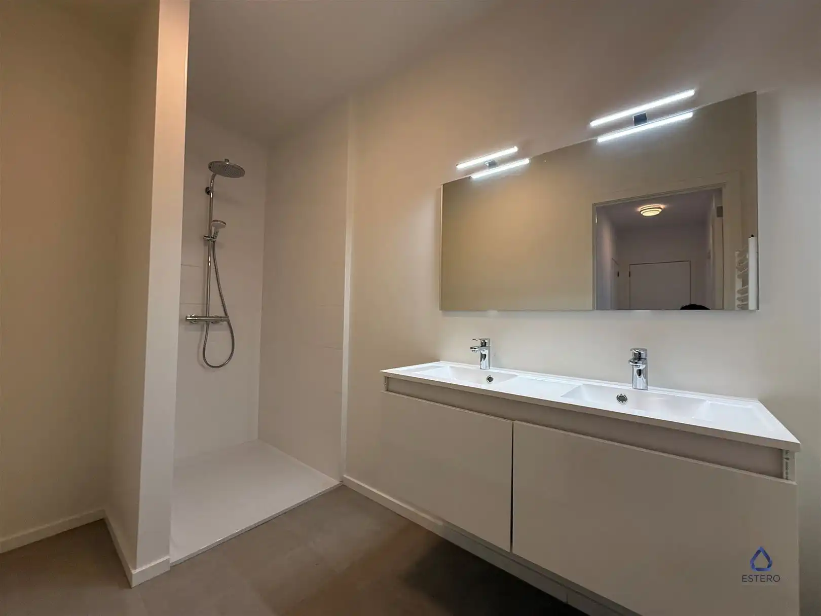 Nieuwbouwappartement met 2 slaapkamers op een topligging foto 16