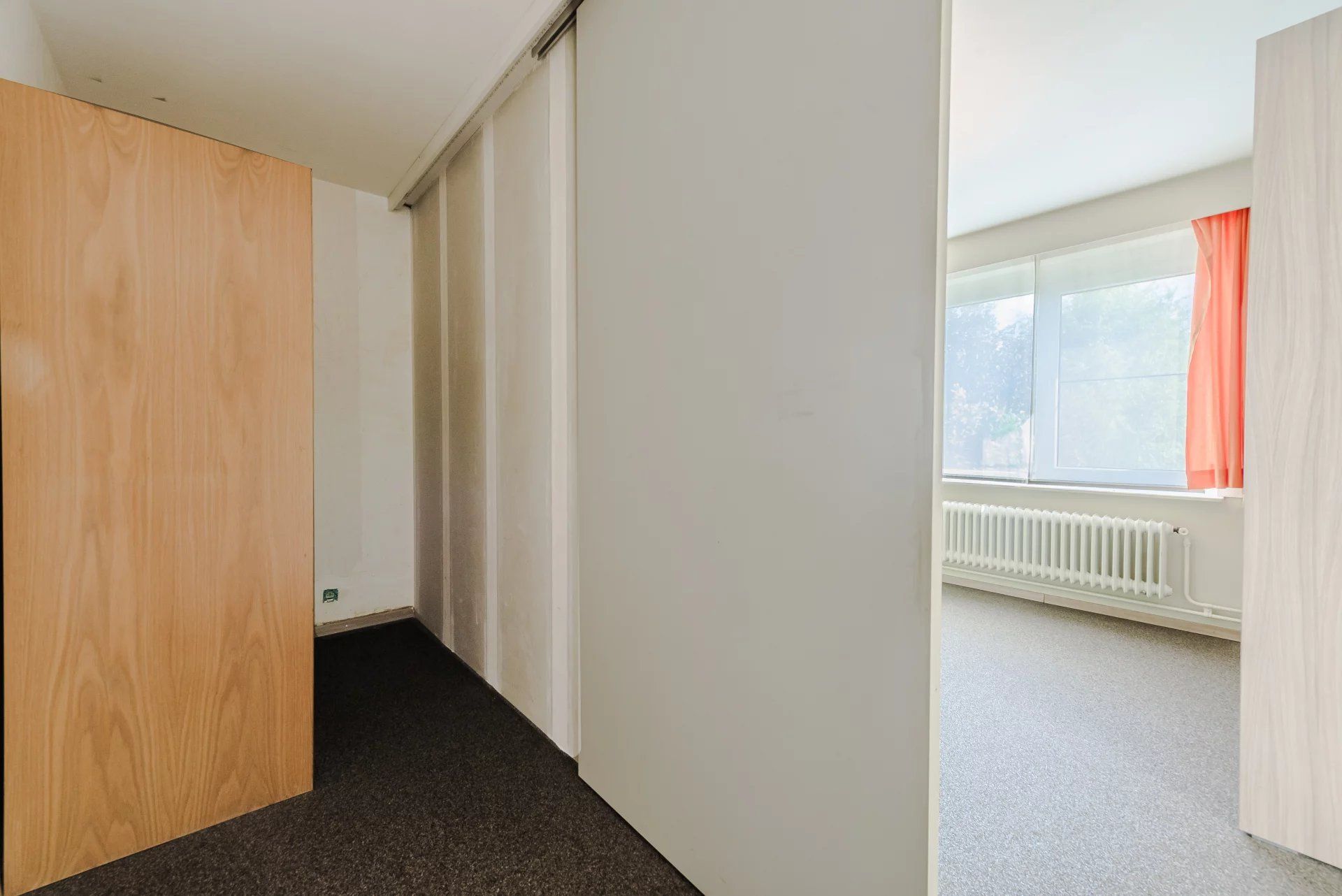 Moderne instapklare woning met 3 slaapkamers op mooi perceel. foto 22